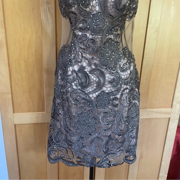 Dave & Johnny intricately lace and bling detail mesh short sleeve Dress size 7 - Picture 4 of 16